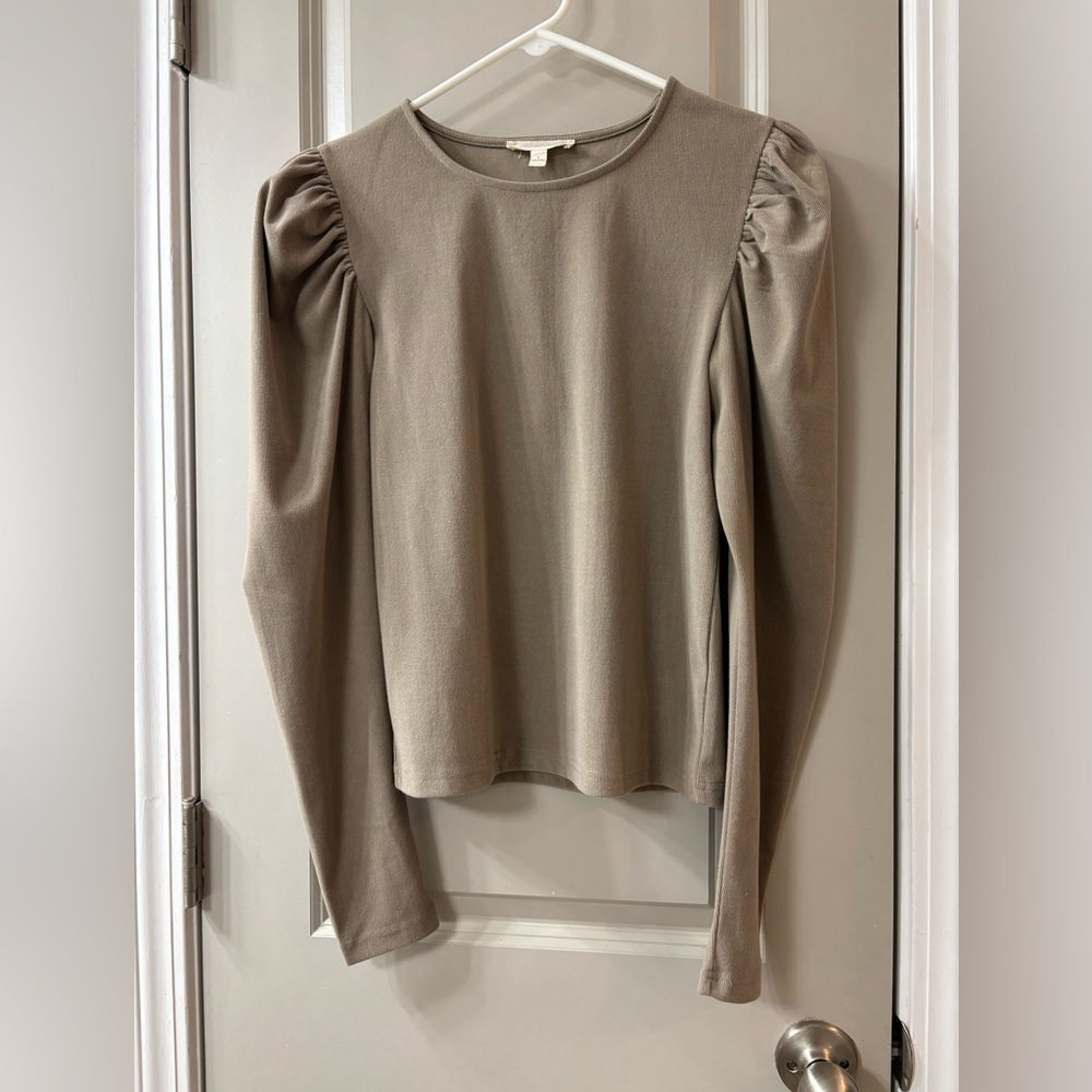 Grade & Gather Taupe Shirring Long Sleeve Women's Top - Picture 3 of 6